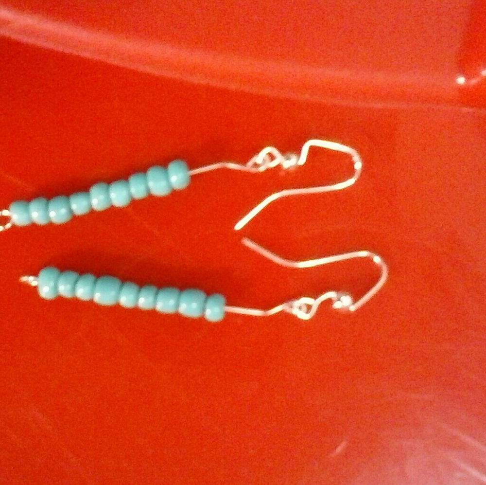 NWT Turquoise Caterpillar Dangles Glass Bead - Picture 3 of 3